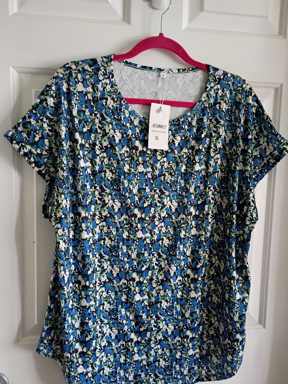 Attitudes by Renee Blue Floral Short Sleeve Tee. New With Tags  Xl